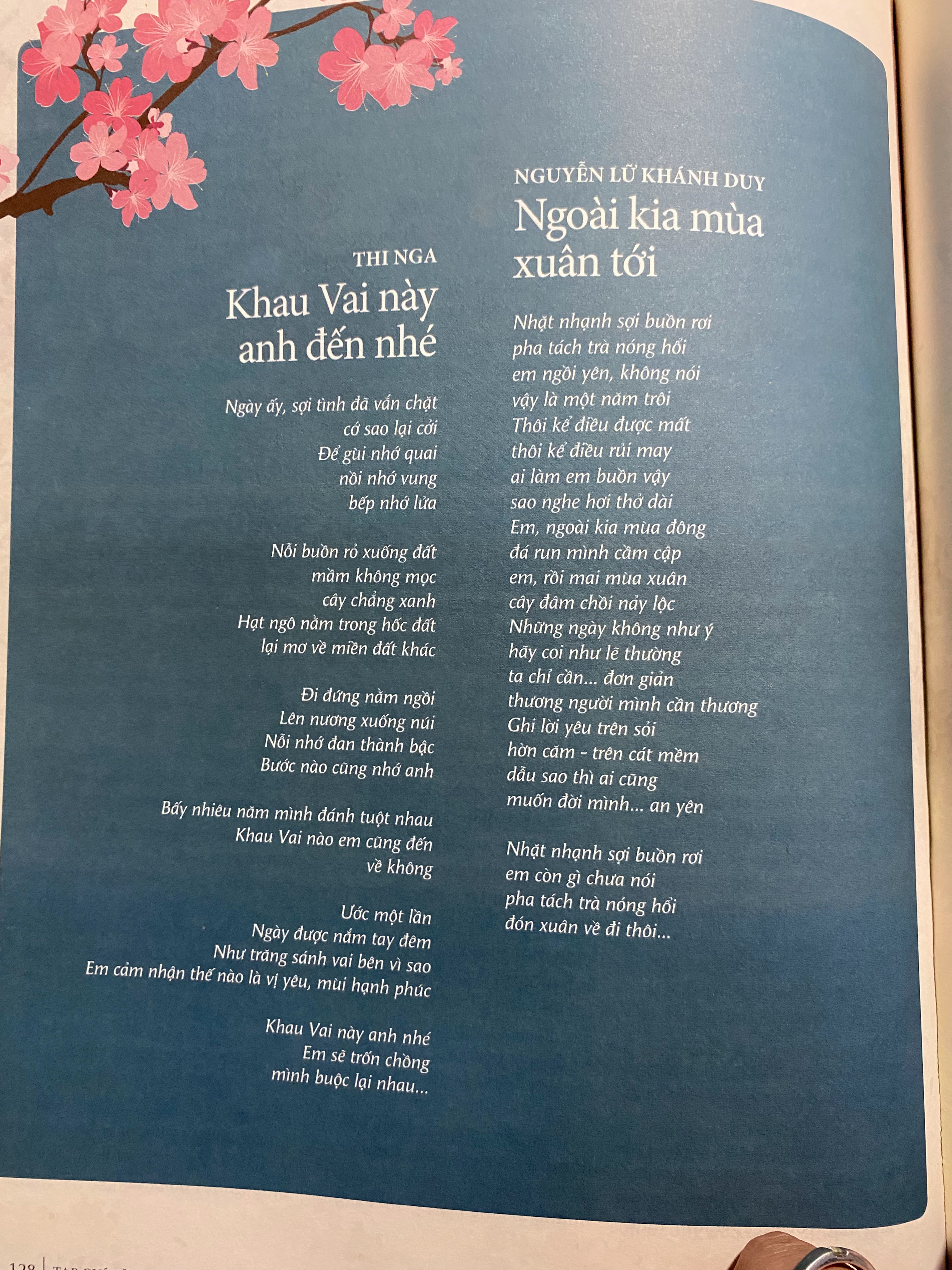 Ngoài Kia Mùa Xuân Tới